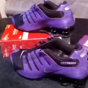 Woman's Nike shox Goat size 6.5